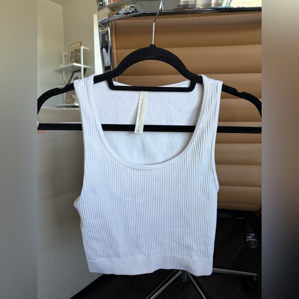Aritzia Babaton White Ribbed Crop Top